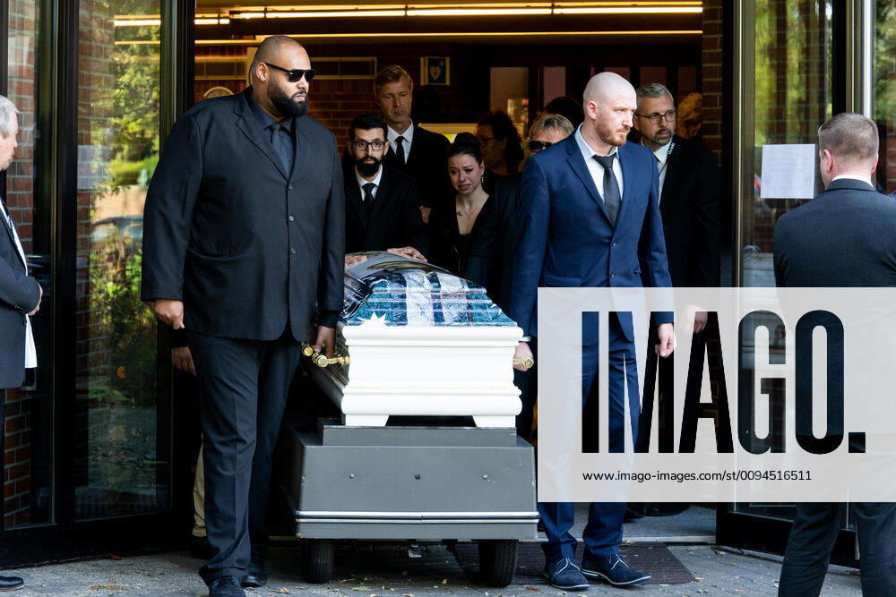 Funeral service and public laying of Alphonso Williams before the funeral Funeral in the Kreuzkirche Oldenburg son Raphael Williams and manager Joe Andreessen accompany the coffin from the church to the hearse 1 row in front of the coffin Funeral service and public laying of Alphonso Williams before the funeral Funeral in the Kreuzkirche Oldenburg ,