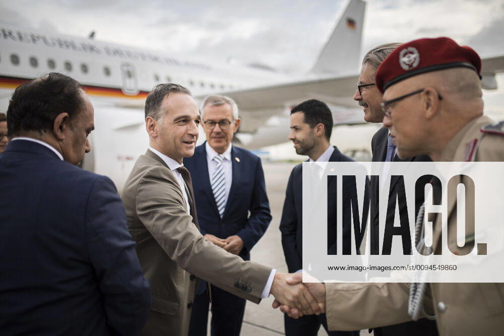Heiko Maas, Federal Foreign Minister, reaches Tunis airport, 27 10 2019 Maas travels to Tunisia and Egypt during his three-day trip for political talks Tunis Tunisia, among other places