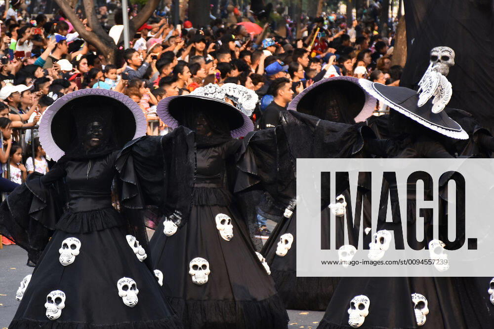 Day of the Dead International Parade in Mexico City MEXICO CITY, MEXICO - OCTOBER 27: Participants take part during the commemorative Day of the Dead International Parade as part of celebrations of the mexican traditions Day of the Dead (Dia de Muertos) at Hemiciclo a Juarez on October 27, 2019 in Mexico City, Mexico