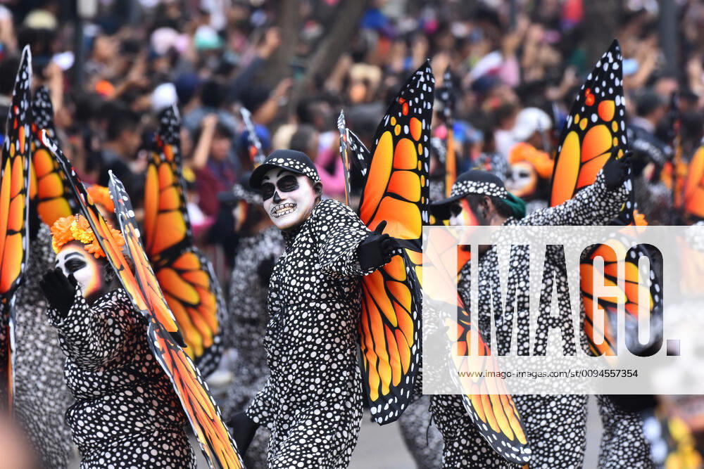 Day of the Dead International Parade in Mexico City MEXICO CITY, MEXICO - OCTOBER 27: Participants dressed as monarch butterfly take part during the commemorative Day of the Dead International Parade as part of celebrations of the Mexican traditions Day of the Dead (Dia de Muertos) at Hemiciclo a Juarez on October 27, 2019 in Mexico City, Mexico