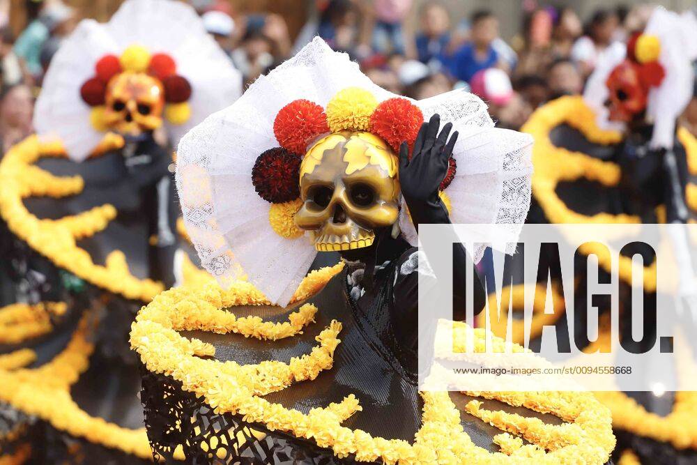 EUM20191027ACT05 JPG MEXICO CITY Traditions Traditions Parade Dead Color of the International Day of the Dead Parade in Mexico City this Sunday October 27, 2019 Photo Agency EL UNIVERSAL Berenice Fregoso EVZ - ZUMAu78_ 20191027_zaf_u78_021
