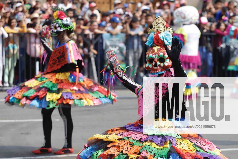 EUM20191027ACT12 JPG MEXICO CITY Traditions Traditions Parade Dead Color of the International Day of the Dead Parade in Mexico City this Sunday October 27, 2019 Photo Agency EL UNIVERSAL Berenice Fregoso EVZ - ZUMAu78_ 20191027_zaf_u78_026