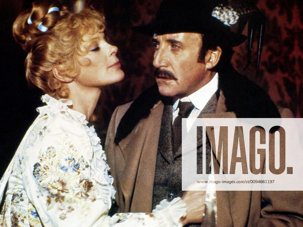 Elke Sommer & Peter Sellers Characters: The Countess, Rudolf IV <a href= character ch0034914 >Rudolf V< a> Syd Frewin Film: The Prisoner Of Zenda (1979) Director: Richard Quine 25 May 1979 Der Gefangene von Zenda (The Prisoner Of Zenda, USA 1979, Regie: Richard Quine) Elke Sommer, Peter Sellers ------WICHTIG: Nutzung nur redaktionell mit Filmtitelnennung bzw. Berichterstattung ?©ber diesen Film. Buch- und Kalendernutzung nur nach Absprache. ------IMPORTANT: To be used solely for editorial coverage of this specific motion picture TV programme.