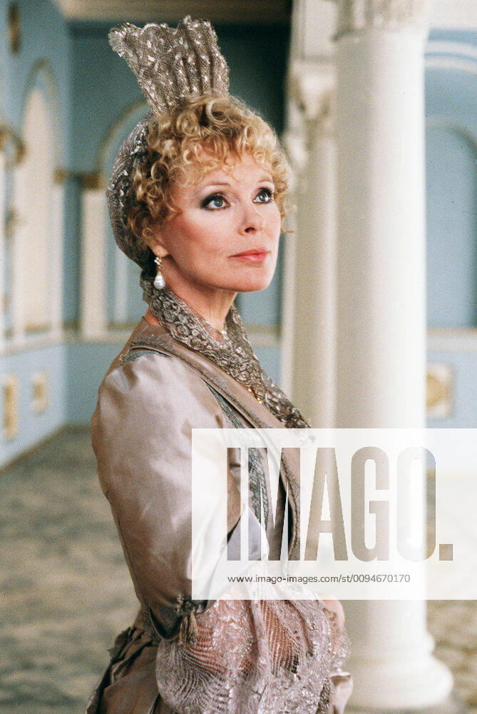 Elke Sommer Television: Peter The Great (TV-Miniserie) Usa 1986, Regie: Marvin J. Chomsky & Lawrence Schiller, Director: Marvin J. Chomsky, L Schiller 02 February 1986