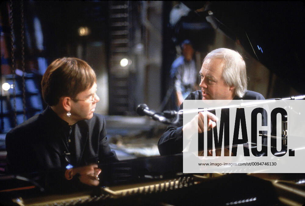 Elton John & Tim Rice Film: The Lion King (USA 1994) Director: Roger Allers & Rob Minkoff 06 May 1994 THE LION KING (L-R) Elton John, Tim Rice ?¼?®Disney Enterprises, Inc. All Rights Reserved.