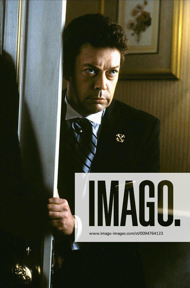 Tim Curry Characters: Mr. Hector Film: Home Alone 2: Lost In New York (USA 1992) Director: Chris Columbus 15 November 1992