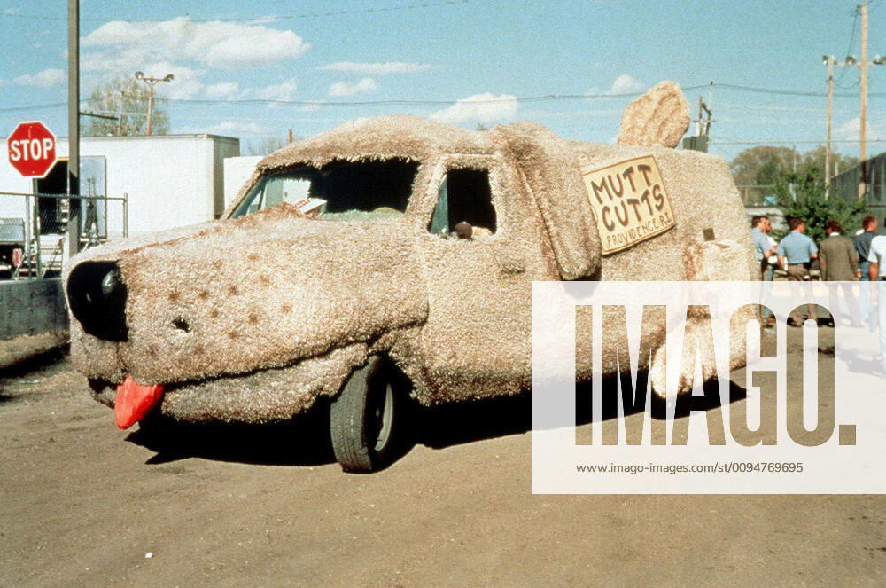 Dog Shaped Car Film: Dumb & Dumber; Dumb And Dumber (USA 1994) Director: Peter Farrelly 06 December 1994