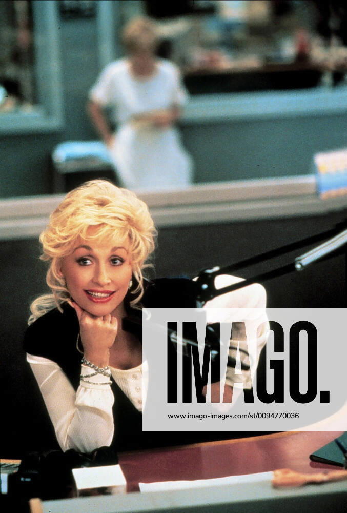 Dolly Parton Characters: Shirlee Kenyon Film: Straight Talk (USA 1992) Director: Barnet Kellman 03 April 1992 SAGS OFFEN,SHIRLEE (Straight Talk;USA 91) Dolly Parton