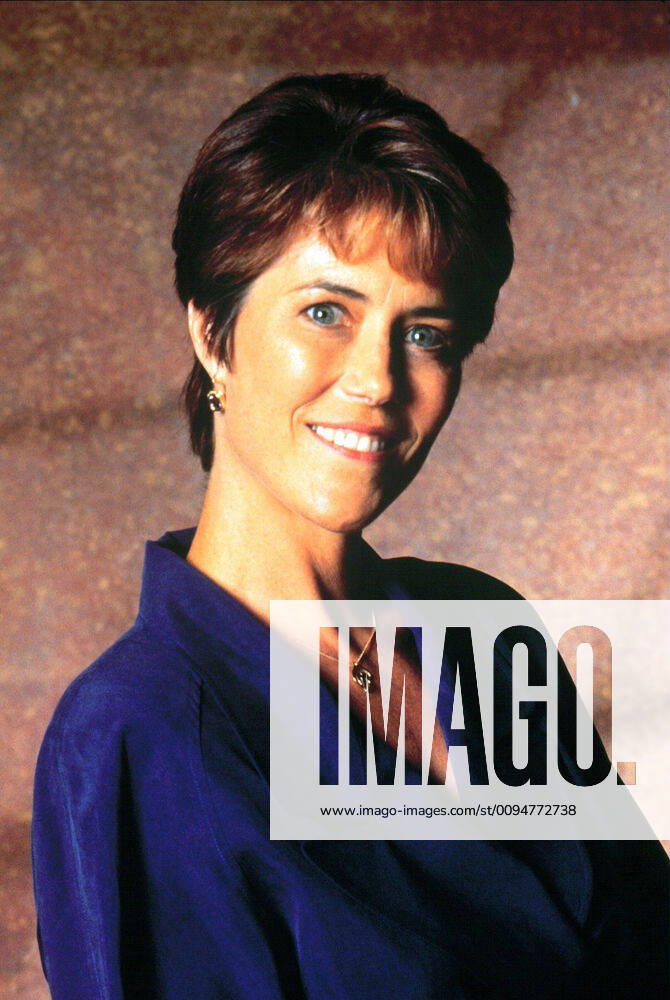 Carol Potter Characters: Cindy Walsh Television: Beverly Hills, 90210 (TV-Serie) Usa 1990û2000, 04 October 1990 Carol Potter zu: Beverly Hills 90210 (Beverly Hills, 90210; TV-Serie USA 1990-2000) Personen, Portrait, Portr?nt ------WICHTIG: Nutzung nur redaktionell mit Filmtitelnennung bzw. Berichterstattung ??ber diesen Film. Buch- und Kalendernutzung nur nach Absprache. ------IMPORTANT: To be used solely for editorial coverage of this specific motion picture TV programme. RTG7