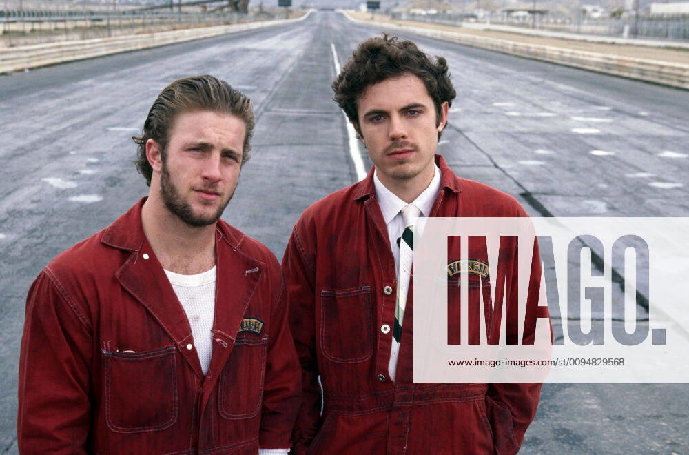 Scott Caan & Casey Affleck Characters: Turk Malloy, Virgil Malloy Film: Ocean S Eleven; Ocean S 11 (USA 2001) Director: Steven Soderbergh 05 December 2001 OC-1917.tif