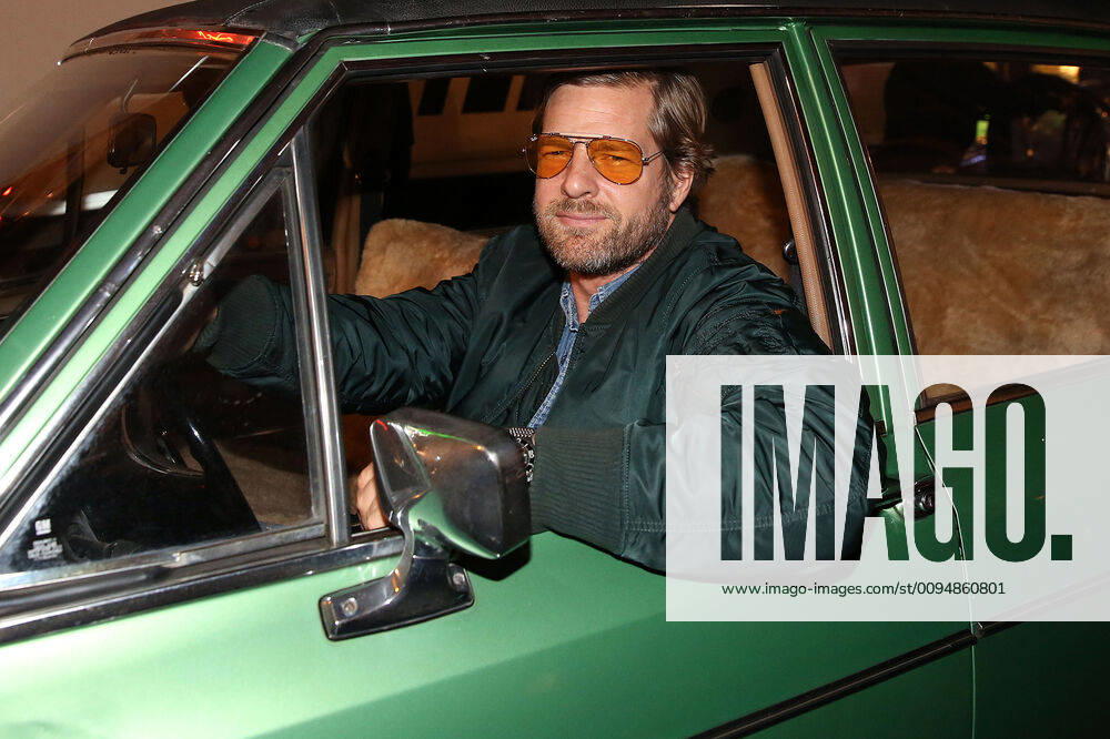 Henning Baum, the actor and leading actor of Der letzte Bulle at the stylish arrival at the Opel Diplomat B for the award of the Cinema Programme Prize NRW on 5 11 2019 in Cologne Cinema Programme Prize NRW 2019 for Mario Adorf in Cologne