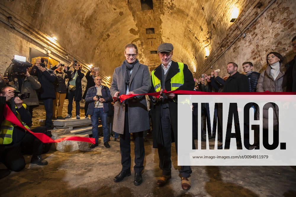 Governing Mayor Michael Mueller C L and President of Berlin Unterwelten Dietmar Arnold C R open a former escape tunnel at Brunnenstrasse 143 in Berlin on 7 November 2019 On 9 November Berlin celebrates the 30th anniversary since the fall of the Berlin Wall 30 years since the fall of the Berlin Wall Opening of a former escape tunnel at Brunnenstrasse 143