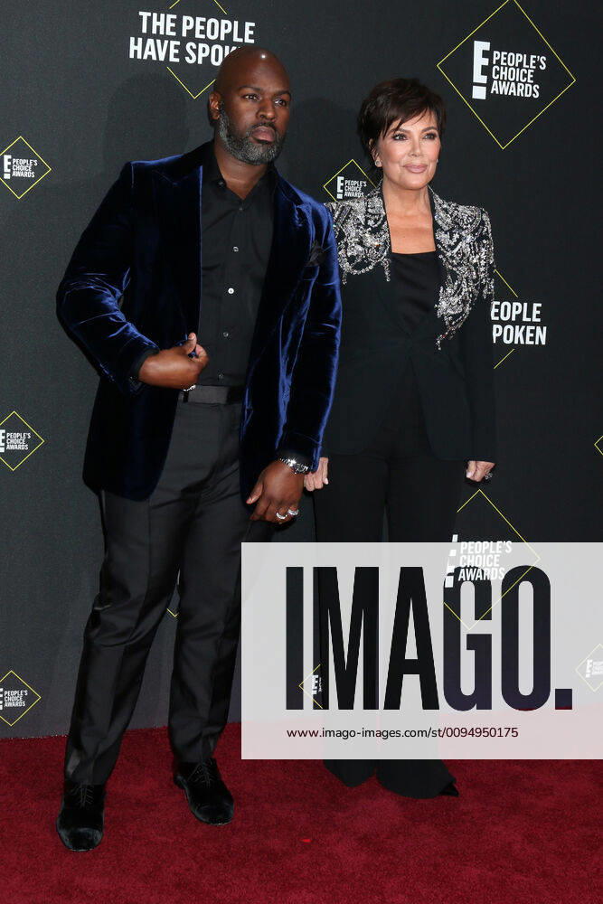 LOS ANGELES - NOV 10: Corey Gamble, Kris Jenner at the 2019 People s Choice Awards at Barker Hanger on November 10, 2019 in Santa Monica, CA Santa Monica USA - ZUMAb170 20191110_zap_b170_023