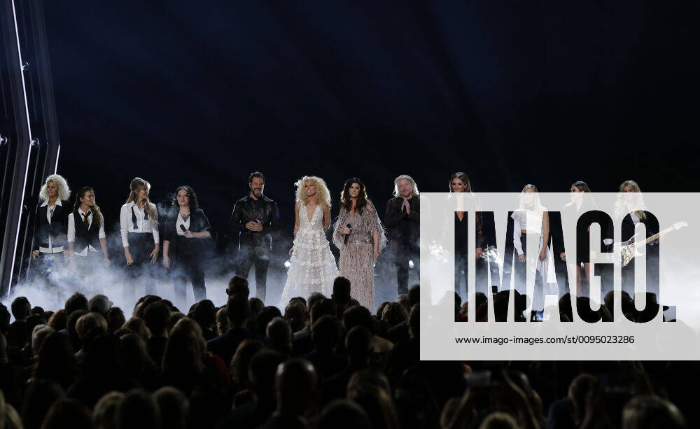 Bilder des Jahres 2019, Entertainment 11 November Entertainment Themen der Woche KW46 Country music stars gather onstage to perform at the 52nd Annual Country Music Association Awards at Bridgestone Arena in Nashville, Tennessee Wednesday, November 13, 2019. NAP2019111364 JOHNxANGELILLO