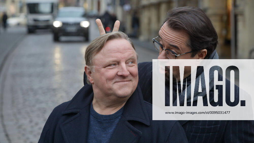 DEU, Germany, North Rhine-Westphalia, Münster, 14 11 2019 Press photo shoot on set from Münster crime scene Limbus Axel Prahl as Commissioner Frank Thiel and Jan Josef Liefers as Prof Karl Friedrich Boerne