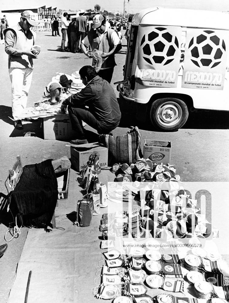 Straßenverkauf von Souvenirs anlässlich der Fußball WM 1970 in Mexiko
