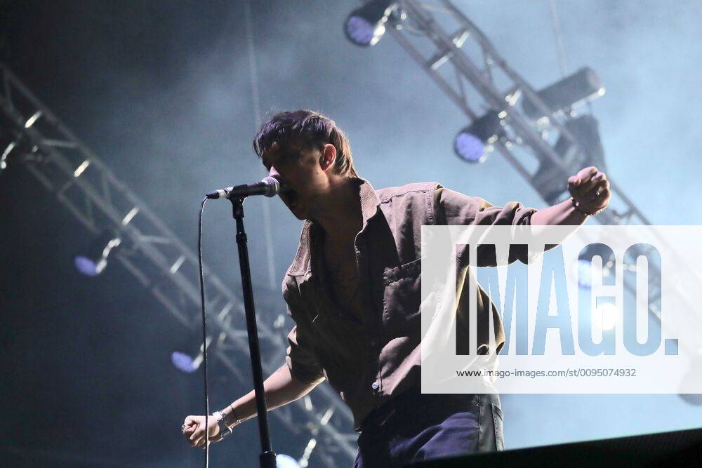 EUM20191117ESP12.JPG.CIUDAD DE MEXICO Music Musica-Corona Capital.- La banda neoyorkina The Strokes durante su presentacion en el Corona Capital, el 16 de noviembre de 2019 en el Autodromo Hermanos Rodriguez. Foto: Agencia EL UNIVERSAL German Espinosa EVZ - ZUMAu78_ 20191117_zaf_u78_017