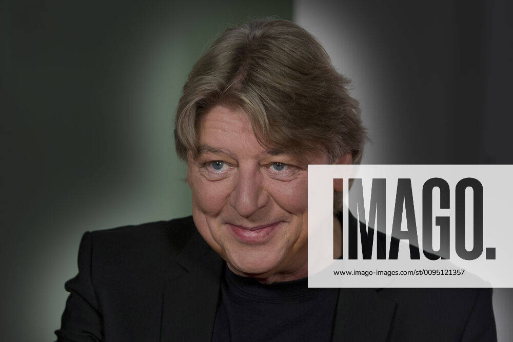 Moderator Walter Freiwald is dead he died at the age of 65 from a severe cancer Archive photo Walter FREIWALD, Moderator, Portraet, Portro¤t, Portrait, cut single picture, single motif, RTL Spendenmarathon Wir helfen Kindern , Fernsehen, 24 25 11 2016