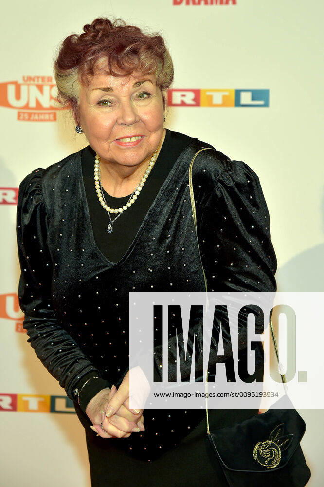 25 Jahre Unter uns am 21 11 2019 im Wartesaal am Dom in Köln Andrea Brix is guest on the occasion of the anniversary celebration of the TV series Unter uns am 21 11 2019 in the Wartesaal am Dom in Köln