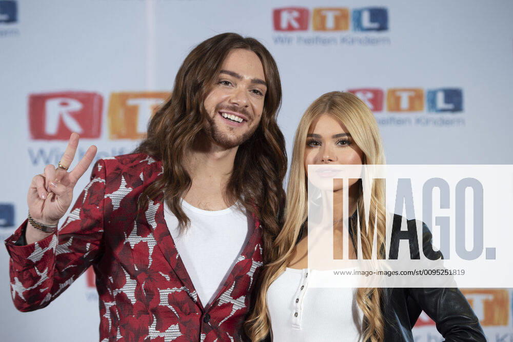 Riccardo SIMONETTI, Pamela REIF, Model, Portrait, Portrait, Portrait, Single image, Single motif, 24 RTL Spendenmarathon Wir helfen Kindern , Television, 21 22 11 2019