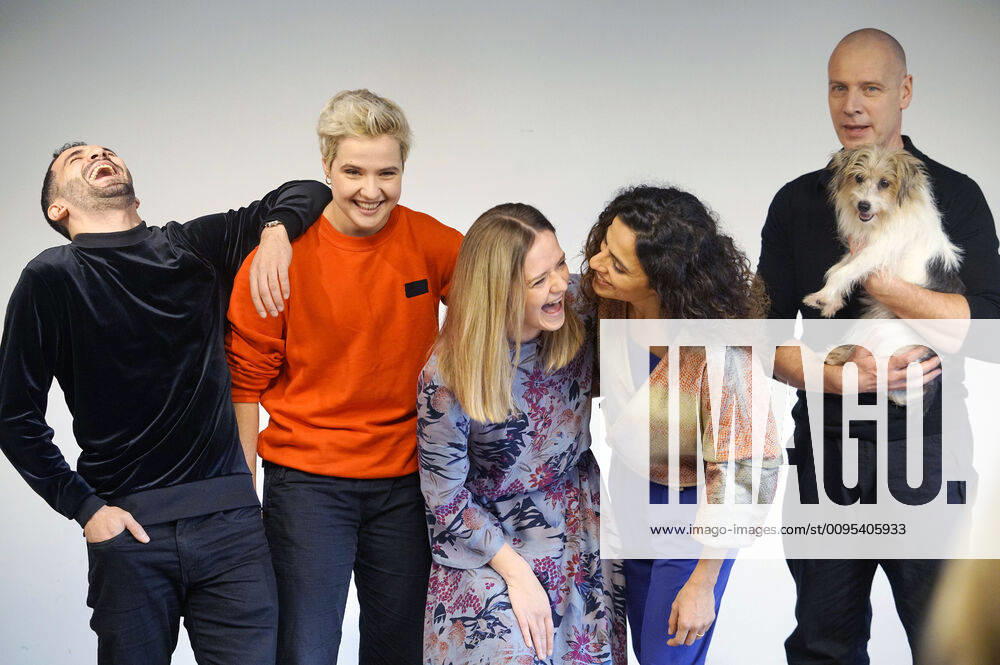Hassan Akkouch, Melina Borcherding, Sarina Radomski, Sesede Terziyan, Christoph Grunert and the dog Stulle at the photo shoot for the ARD crime series WaPo Berlin at the 25hours Hotel Bikini Berlin, 05 12 2019 Foto:xT.xBartillax xFuturexImage