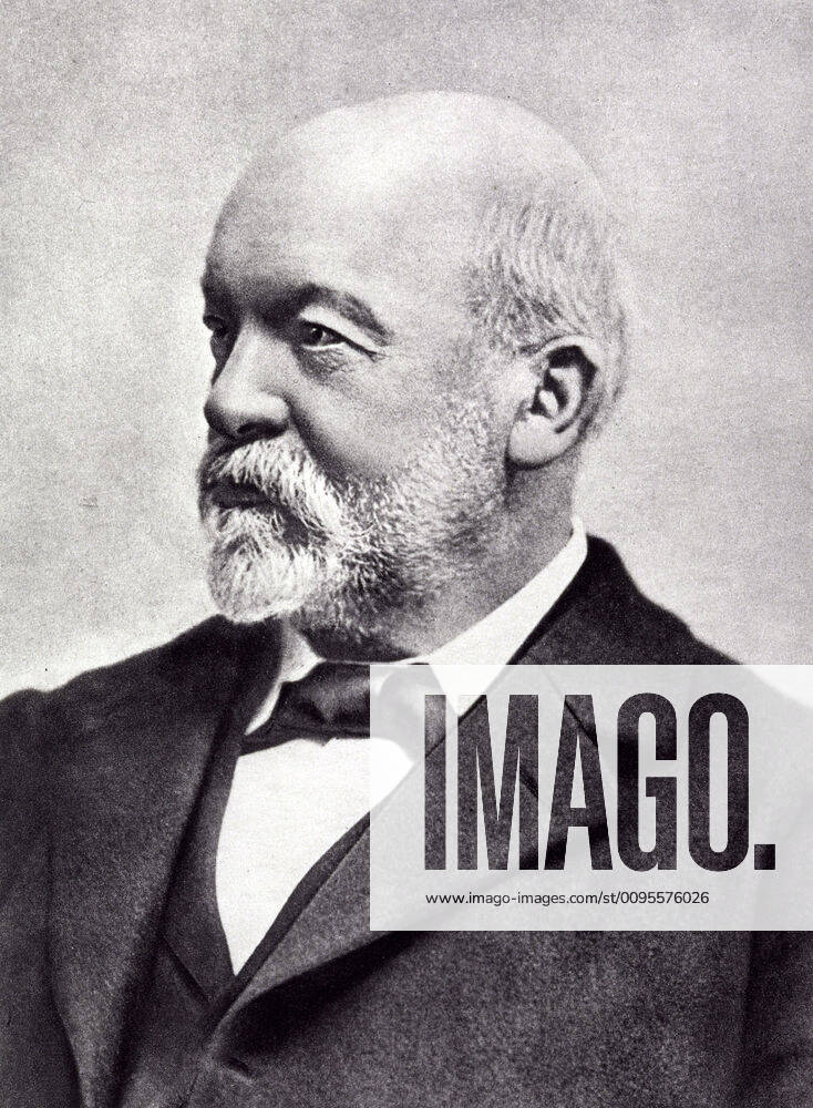 DAIMLER Gottlieb DAIMLER 1834 1900 Portrait Anonymous photography around 1890 Credit Collection KHARBINE TAPABOR KH30104