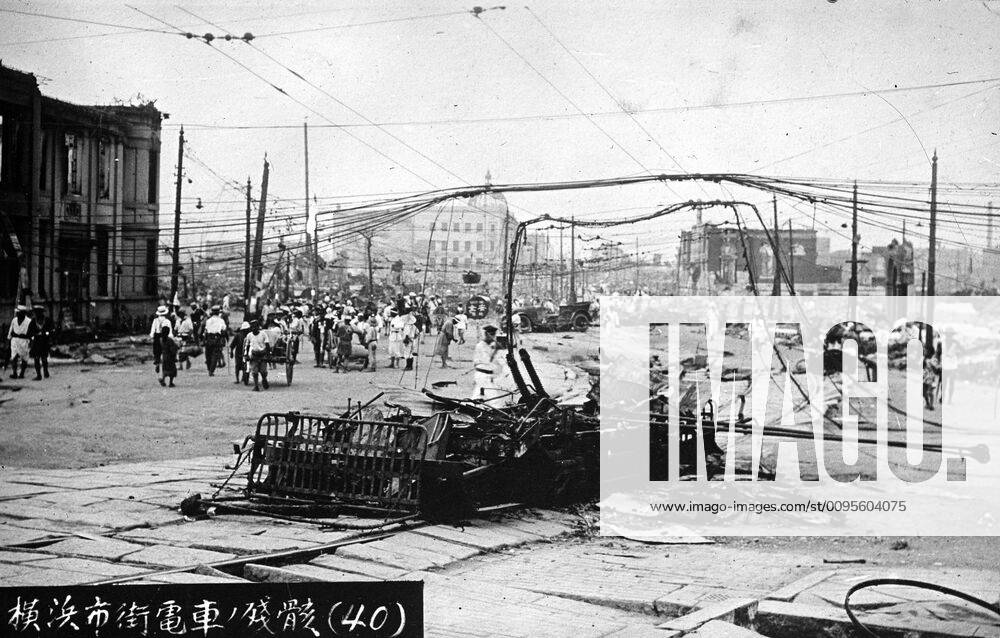 Jean BRUNHES trip to Japan Remains of a tramway in Tokyo after the Kanto earthquake which killed hundreds of thousands of people on 01 09 1923 Photograph reported by Jean BRUNHES 1869 1930 during his stay in Japan in 1926 Credit Brunhes Delamarre KHARBINE TAPABOR KH86656