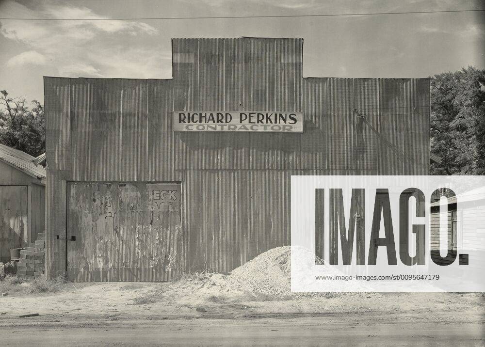 Corrugated Tin Facade Tin Building, Moundville, Alabama, Walker Evans (American, 1903 - 1975), 1936, Gelatin silver print, 17 x 23.2 cm (6 11 16 x 9 1 8 in.) Copyright Artokoloro LCD3_191706_06035