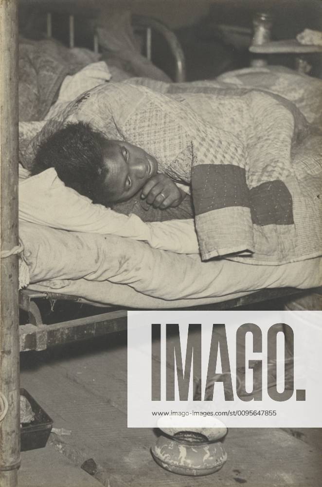 Arkansas Flood Refugee, Walker Evans (American, 1903 - 1975), 1937, Gelatin silver print, 19.5 x 12.9 cm (7 11 16 x 5 1 16 in.) Copyright Artokoloro LCD3_191706_06509