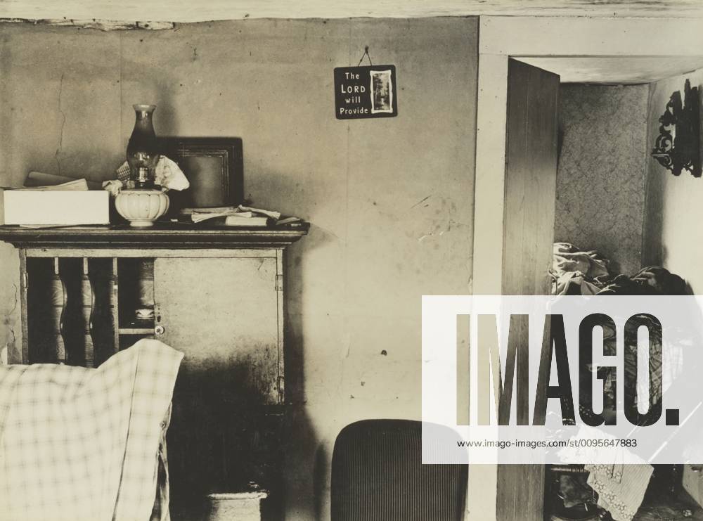 New York State Farm Interior, Walker Evans (American, 1903 - 1975), 1931, Gelatin silver print, 18.3 x 22.4 cm (7 3 16 x 8 13 16 in.) Copyright Artokoloro LCD3_191706_06531