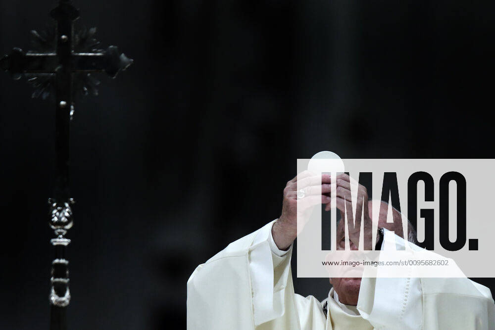 Bilder des Jahres 2019, News 12 Dezember December 12, 2019 - Vatican City (Holy See) - POPE FRANCIS during the holy mass on the occasion of the feast of Our Lady of Guadalupe in St. Peter s Basilical at the Vatican. © via ZUMA Wire) Vatican City State - ZUMAi15_ 20191212_zaf_i15_028