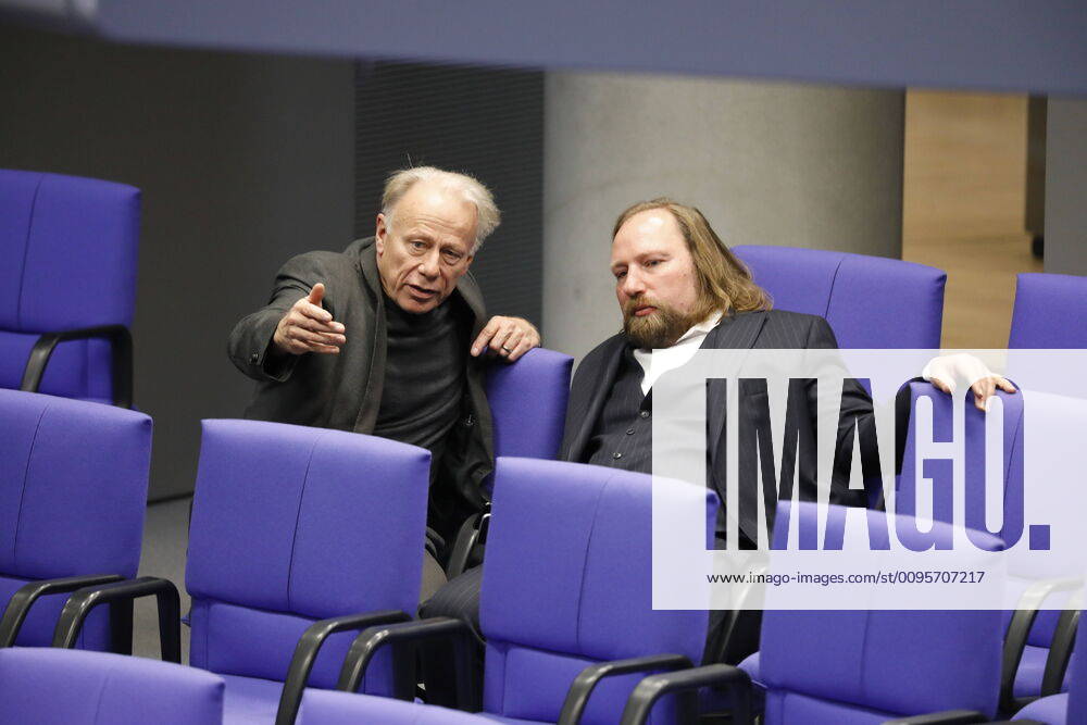 Jürgen Trittin, Anton Hofreiter, Bündnis 90 Die Grünen, Germany, Berlin, Bundestag 135 Bundestag session adopts changes in weapons law