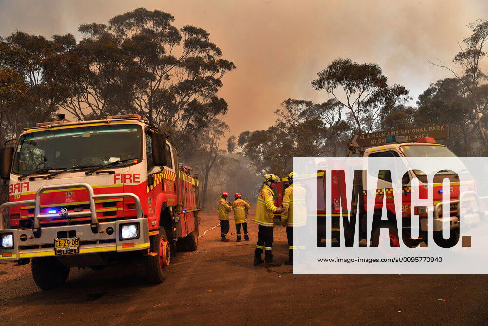 BUSHFIRES NSW, New South Wales Rural Fire Service (RFS) and Fire and Rescue NSW (FRNSW) crews continue with containment measures at the out of control Gospers Mountain fire along the Bells Line of Road in the Blue Mountains north west of Sydney, Tuesday, December 17, 2019. Fire conditions are expected to deteriorate over the coming days with Thursday and Saturday likely to experience severe fire conditions with temperatures in the 40 s and and strong north westerly winds.( NO ARCHIVING, , NO USE IN BOOKS WITHOUT CONSENT Sydney NSW AUSTRALIA