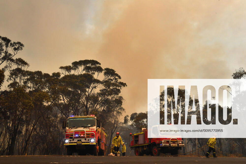 BUSHFIRES NSW, New South Wales Rural Fire Service (RFS) and Fire and Rescue NSW (FRNSW) crews continue with containment measures at the out of control Gospers Mountain fire along the Bells Line of Road in the Blue Mountains north west of Sydney, Tuesday, December 17, 2019. Fire conditions are expected to deteriorate over the coming days with Thursday and Saturday likely to experience severe fire conditions with temperatures in the 40 s and and strong north westerly winds.( NO ARCHIVING, , NO USE IN BOOKS WITHOUT CONSENT Sydney NSW AUSTRALIA