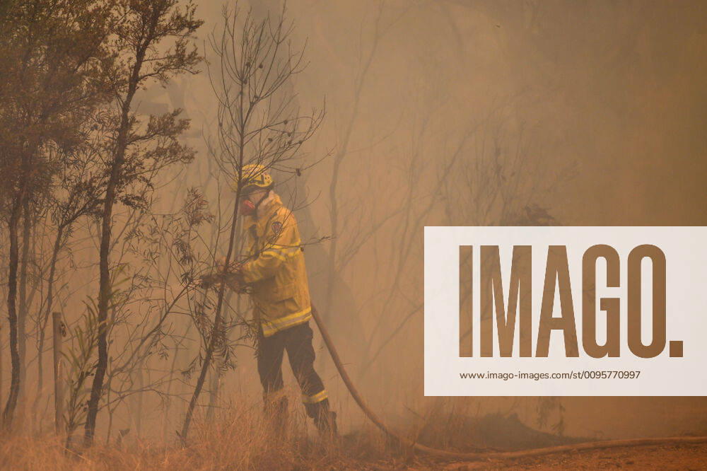 BUSHFIRES NSW, New South Wales Rural Fire Service (RFS) and Fire and Rescue NSW (FRNSW) crews continue with containment measures at the out of control Gospers Mountain fire along the Bells Line of Road in the Blue Mountains north west of Sydney, Tuesday, December 17, 2019. Fire conditions are expected to deteriorate over the coming days with Thursday and Saturday likely to experience severe fire conditions with temperatures in the 40 s and and strong north westerly winds.( NO ARCHIVING, , NO USE IN BOOKS WITHOUT CONSENT Sydney NSW AUSTRALIA