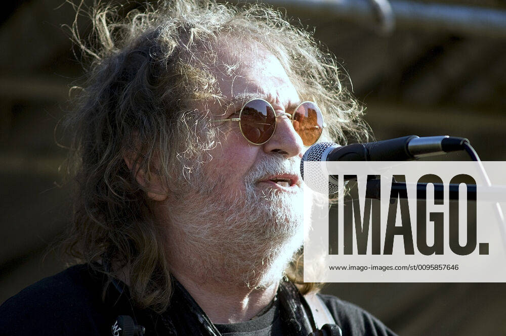 RAY WYLIE HUBBARD performs in the Outlaw Country Blues Festival Saturday at Flatlander s Bar & Grill. Hagerstown USA - ZUMA 20140531_mda_s250_162