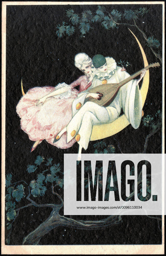 PIERROT Pierrot and Colombine on a crescent moon Anonymous illustration for a postcard from OOO Credit IM Kharbine Tapabor KH245433