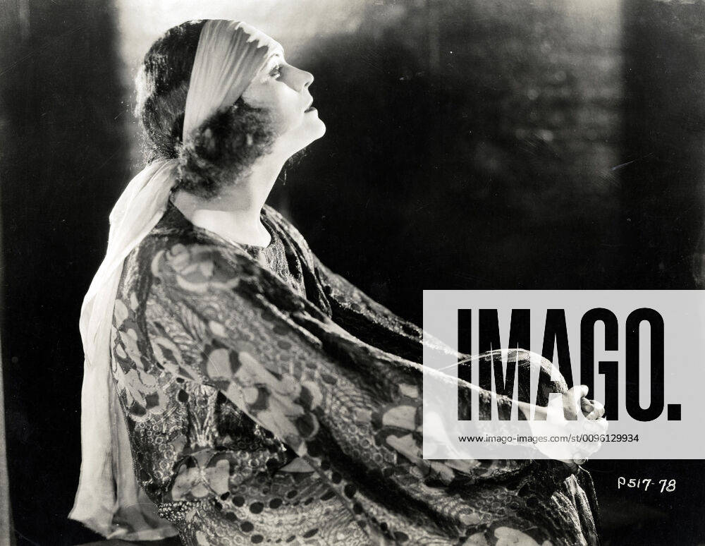 NEGRI Pola Pola NEGRI 1884 1987 Credit Collection KHARBINE TAPABOR KH261496