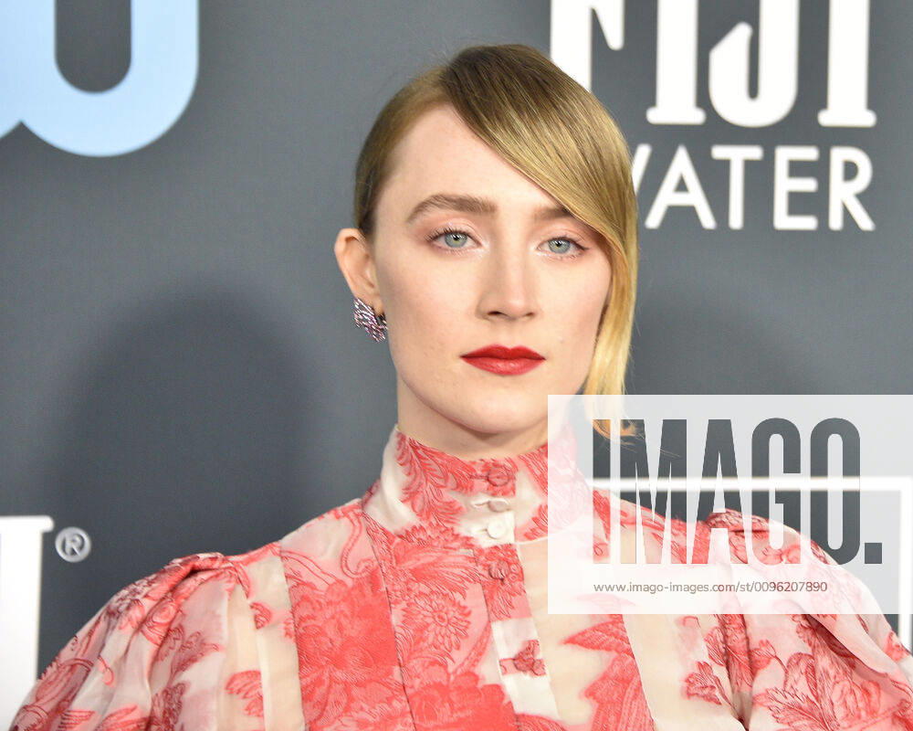 LOS ANGELES - JAN 12: Saoirse Ronan at the Critics Choice Awards 2020 at the Barker Hanger on January 12, 2020 in Santa Monica, CA