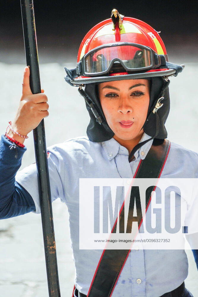 San Miguel De Allende, Guanajuato, Mexico: A female fire fighter marches in a parade to celebrate the 251st birthday of the Mexican Independence hero Ignacio Allende January 21, 2020 in San Miguel de Allende, Guanajuato, Mexico. Allende, from a wealthy family in San Miguel played a major role in the independency war against Spain in 1810 and later honored by his home city by adding his name. San Miguel De Allende Mexico - ZUMAe02_ 20200121_zaf_e02_013