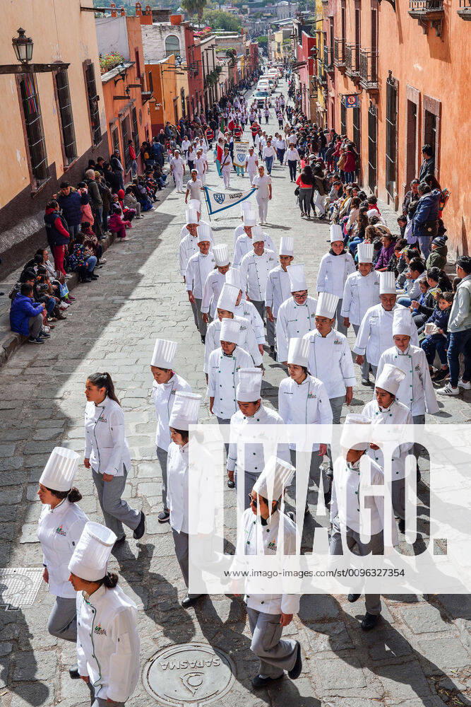 San Miguel De Allende, Guanajuato, Mexico: Restaurant chefs march in a parade to celebrate the 251st birthday of the Mexican Independence hero Ignacio Allende January 21, 2020 in San Miguel de Allende, Guanajuato, Mexico. Allende, from a wealthy family in San Miguel played a major role in the independency war against Spain in 1810 and later honored by his home city by adding his name. San Miguel De Allende Mexico - ZUMAe02_ 20200121_zaf_e02_015