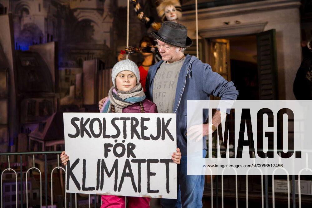 The Panoptikum at the Reeperbahn in St Pauli Hamburg unveiled on Tuesday 29 01 2020 the Swedish climate activist Greta Thunberg as a wax figure photo sculptor Gottfried Krueger Krüger next to the wax figure he modelled A special feature is, that she will be the first wax figure in the panopticon to wear different clothe
