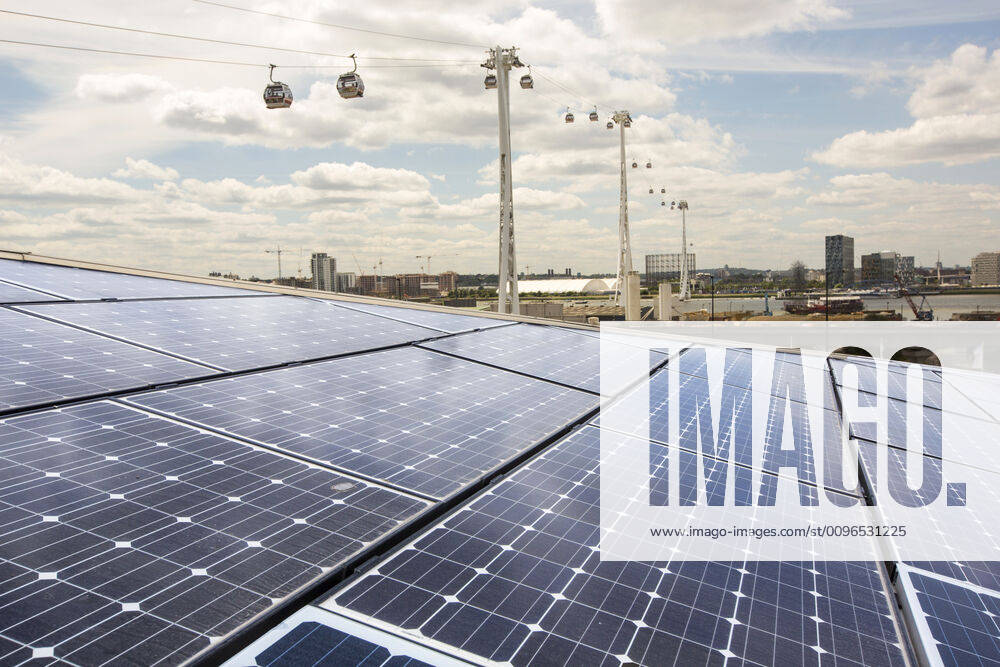 IMAGO Creative: Business, Innovative Technologie-Lösungen Solar PV panels on the roof of the Crystal building London, England, United Kingdom ,editorial use only CR_OQMH191206B-251034-01