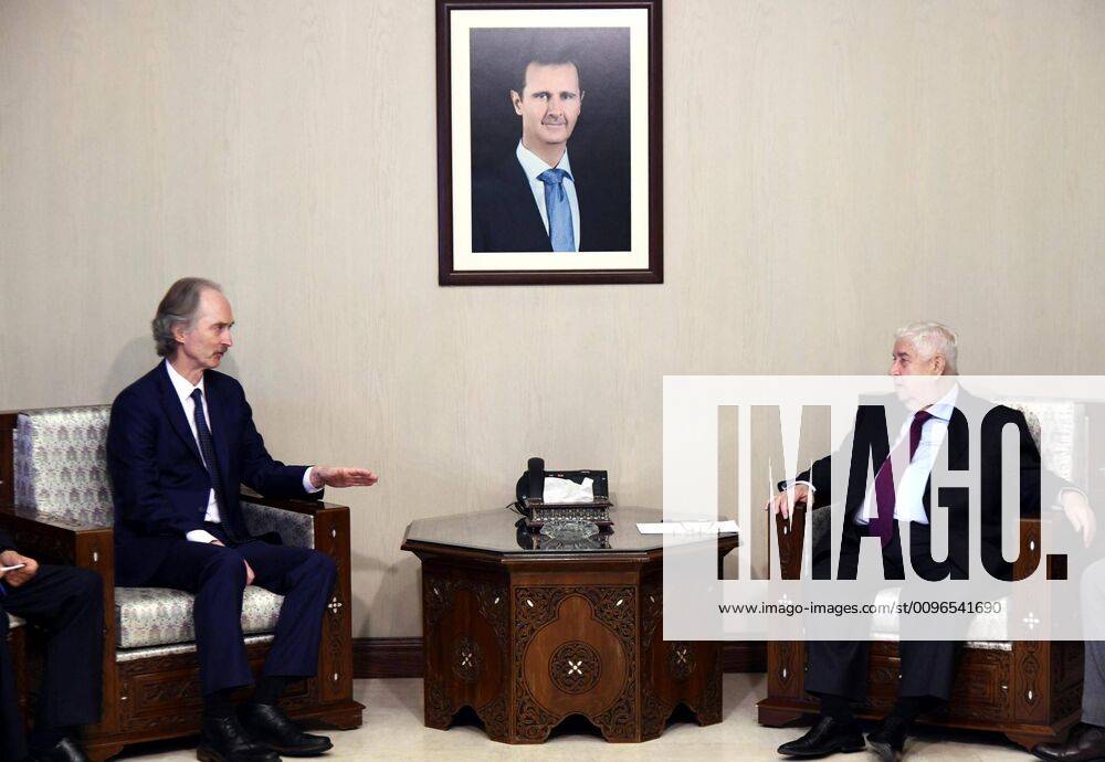 (200129) -- DAMASCUS, Jan. 29, 2020 -- Syrian Foreign Minister Walid al-Moallem (R) meets with visiting UN special envoy for Syria Geir Pedersen in Damascus, Syria, on Jan. 29, 2020. Walid al-Moallem and Geir Pedersen on Wednesday discussed the work of the constitutional committee, according to the state news agency SANA. (Photo by Xinhua) SYRIA-DAMASCUS-FM-UN-ENVOY-MEETING AmmarxSafarjalani