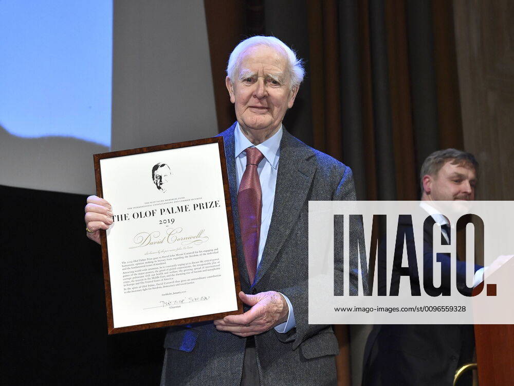 STOCKHOLM 20200130 The Olof Palme Award 2020 is awarded to author David Cornwell pseudonym John Le Carré at a ceremony in the Concert Hall Grünewaldsalen Photo Claudio Bresciani TT kod 10090 Stockholm Sweden