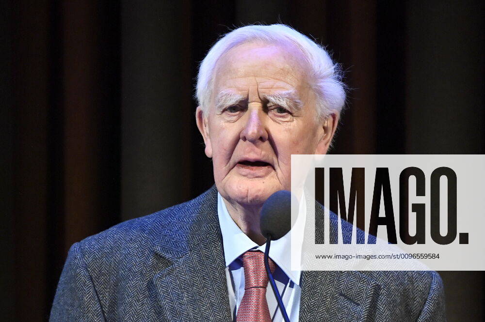 STOCKHOLM 20200130 The Olof Palme Award 2020 is awarded to author David Cornwell pseudonym John Le Carré at a ceremony in the Concert Hall Grünewaldsalen Photo Claudio Bresciani TT kod 10090 Stockholm Sweden
