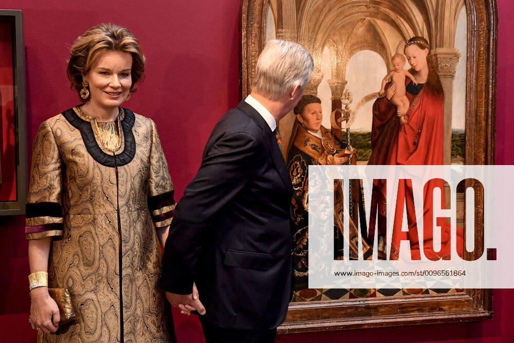 Queen Mathilde of Belgium and King Philippe - Filip of Belgium look at the Madonna van Nicolaas van Maelbeke panel (thought to be Van Eyck s final work) during a royal visit to the opening of the Van Eyck. Een optische revolutie (Van Eyck An Optical Revolution - Van Eyck Une Revolution optique) exhibition on Van Eyck at the Museum voor Schone Kunsten in Gent, Thursday 30 January 2020. DIRKxWAEM 2465756
