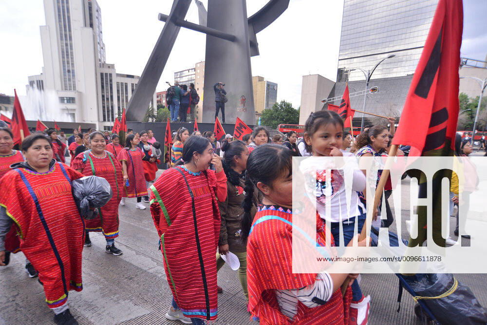 National Struggle Day protest in Mexico MEXICO CITY, MEXICO - JANUARY 31: Demonstrators take part during a march called National Struggle Day to protest for labor equality and demand labor rights and demand a job stability program during the demonstration, integrants of Union of Telephone Operators of the Mexican Republic, National Workers Union, Mexican Union of Electricians, Independent Workers Union of the Autonomous Metropolitan University participating to demand from the Federal Government a change of economic, political and social course for the country; as well as a dialogue around the Alternative Nation Project. at Reforma Avenue on January 31, 2020 in Mexico City, Mexico