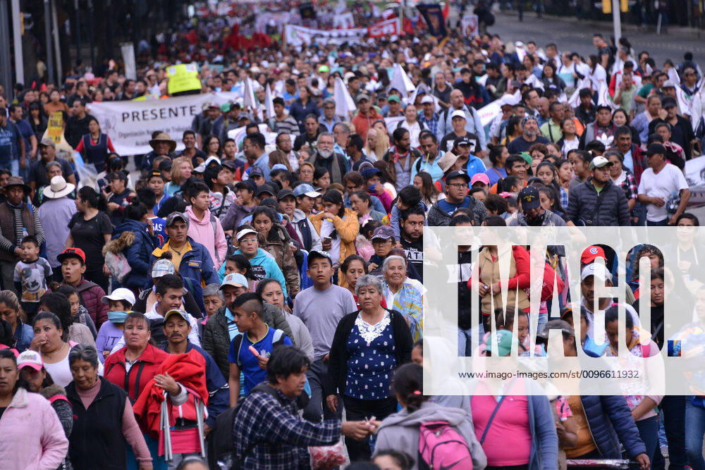 National Struggle Day protest in Mexico MEXICO CITY, MEXICO - JANUARY 31: Demonstrators take part during a march called National Struggle Day to protest for labor equality and demand labor rights and demand a job stability program during the demonstration, integrants of Union of Telephone Operators of the Mexican Republic, National Workers Union, Mexican Union of Electricians, Independent Workers Union of the Autonomous Metropolitan University participating to demand from the Federal Government a change of economic, political and social course for the country; as well as a dialogue around the Alternative Nation Project. at Reforma Avenue on January 31, 2020 in Mexico City, Mexico