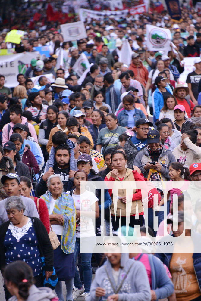 National Struggle Day protest in Mexico MEXICO CITY, MEXICO - JANUARY 31: Demonstrators take part during a march called National Struggle Day to protest for labor equality and demand labor rights and demand a job stability program during the demonstration, integrants of Union of Telephone Operators of the Mexican Republic, National Workers Union, Mexican Union of Electricians, Independent Workers Union of the Autonomous Metropolitan University participating to demand from the Federal Government a change of economic, political and social course for the country; as well as a dialogue around the Alternative Nation Project. at Reforma Avenue on January 31, 2020 in Mexico City, Mexico